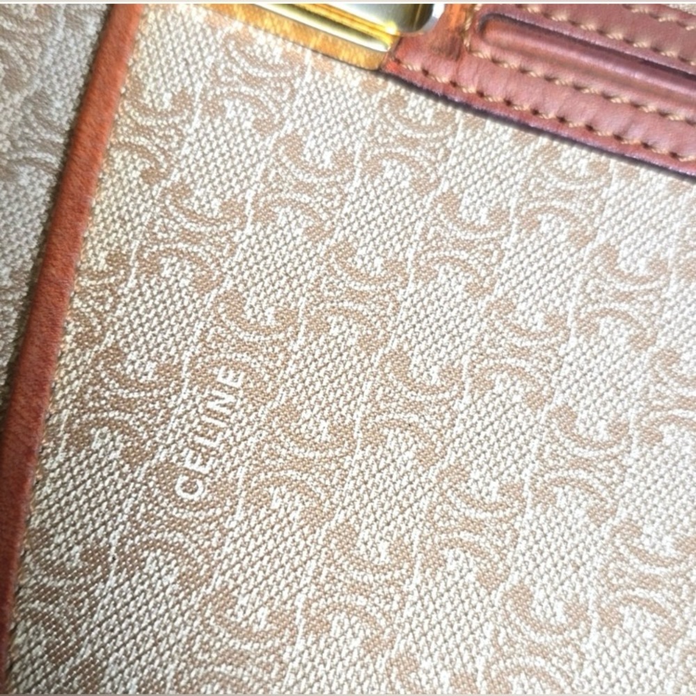 Celine M06 Tan and Brown Crossbody | Macadam Triomphe | Size: 1.5 X 7.5 X 9.5 - Picture 7 of 17